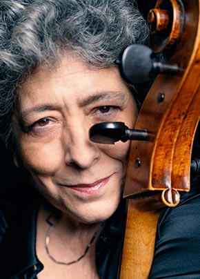 Music Academy for Young Aritsts. Portrait of Hélène Dautry, cellist; professor at CRR de Paris.